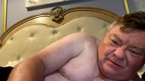 Snapshot of hypnotizing4u chatting on 06/02/26, 12:18 hypnotizing4u online show from 06/02/26, 12:18