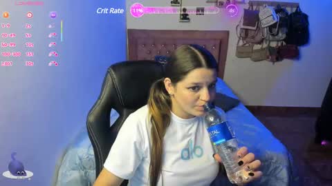 Snapshot of hyun22148625 chatting on 03/11/25, 09:56 Hello Im Julieta Im 25 years old and I love being here. Thank you for visiting my living room. The only rule is that you hap online show from 03/11/25, 09:56