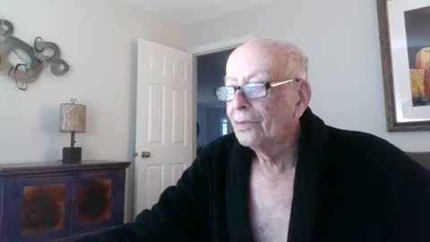 Snapshot of i12cuu12c2 chatting on 04/13/26, 11:05 i12cuu12c2 online show from 04/13/26, 11:05