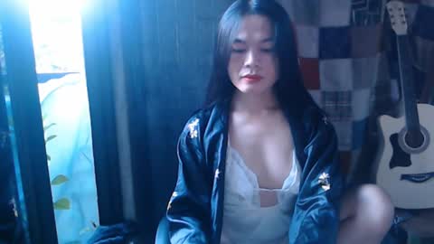 Snapshot of i_am_asian90 chatting on 12/12/24, 09:48 Kim online show from 12/12/24, 09:48