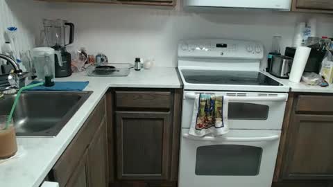 ShortStuff online show from 02/10/25, 06:45