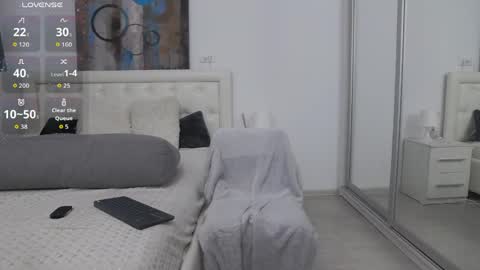 Snapshot of i_m_phillip_grey chatting on 04/25/26, 01:36 Phillip online show from 04/25/26, 01:36