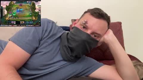 i o ro online show from 11/02/25, 03:31