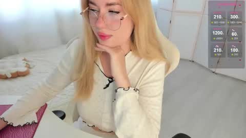 Snapshot of i_want_you_eva chatting on 09/11/25, 10:59 HiI am  EvaPVT is open  online show from 09/11/25, 10:59