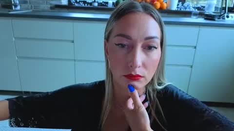 Snapshot of iam_blake chatting on 09/25/25, 01:48 Blake online show from 09/25/25, 01:48