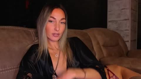 Snapshot of iam_blake chatting on 10/25/25, 09:09 Blake online show from 10/25/25, 09:09