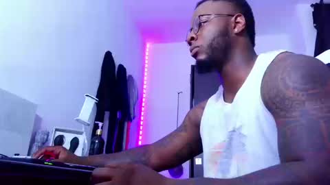 Mr H Independent model online show from 09/11/25, 01:49