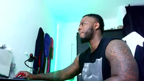 Mr H Independent model online show from 10/22/25, 02:56