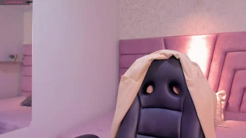 Snapshot of iam_lina chatting on 04/15/26, 07:32 iam_lina online show from 04/15/26, 07:32