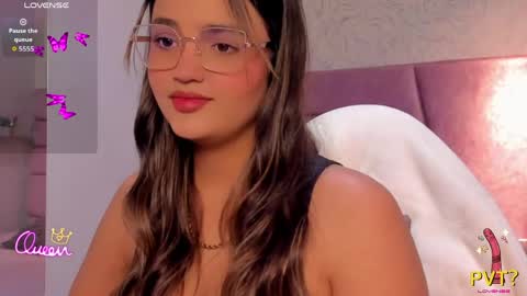 Snapshot of iam_lina chatting on 04/17/26, 11:46 iam_lina online show from 04/17/26, 11:46