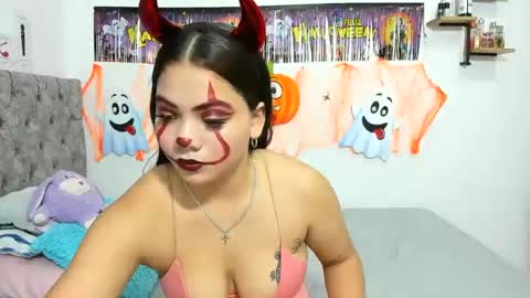 Snapshot of iam_mai chatting on 10/31/25, 10:00 iam_mai online show from 10/31/25, 10:00