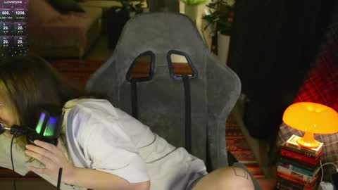 Snapshot of iam_meg chatting on 02/25/25, 10:07 Meg online show from 02/25/25, 10:07