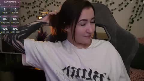 Snapshot of iam_meg chatting on 11/09/25, 02:21 Meg online show from 11/09/25, 02:21