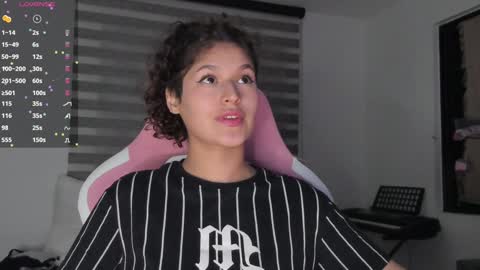 On instagram Imm  NikkiHelp me reach 100 likes online show from 01/08/25, 06:20