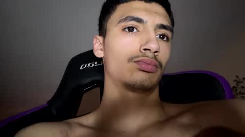 Snapshot of iam_papa187 chatting on 02/26/25, 02:37 iam_papa187 online show from 02/26/25, 02:37