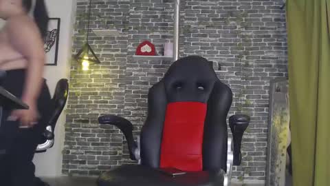 Snapshot of iam_samy__ chatting on 02/14/25, 05:46 Samy online show from 02/14/25, 05:46