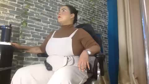 Snapshot of iam_samy__ chatting on 10/02/25, 11:28 Samy online show from 10/02/25, 11:28