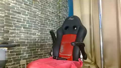 Snapshot of iam_samy__ chatting on 06/14/26, 11:01 Samy online show from 06/14/26, 11:01