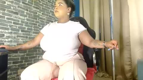 Snapshot of iam_samy__ chatting on 06/18/26, 11:14 Samy online show from 06/18/26, 11:14