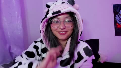 Snapshot of iam_zoechan chatting on 12/12/24, 11:29 Zoe 3 online show from 12/12/24, 11:29