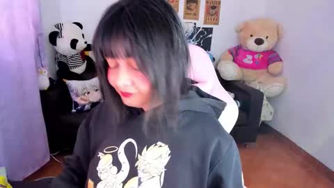 Snapshot of iam_zoechan chatting on 11/10/25, 01:21 Zoe 3 online show from 11/10/25, 01:21