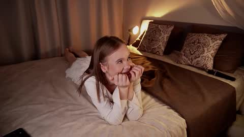 Claire online show from 12/17/25, 07:42