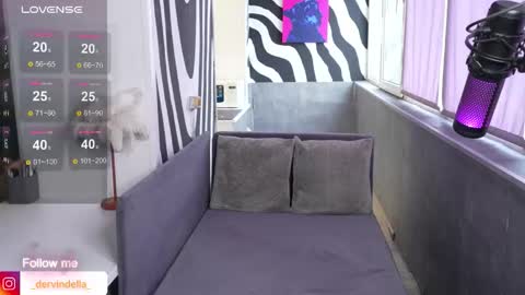 Snapshot of iamdervindella chatting on 12/17/25, 05:24 Dervindella online show from 12/17/25, 05:24