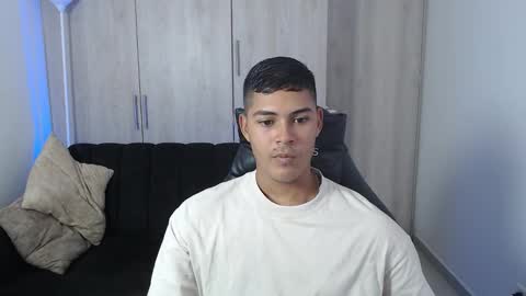 Snapshot of iamdylan777 chatting on 10/23/25, 07:01 Dylan independent model online show from 10/23/25, 07:01