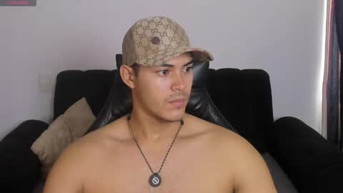 Dylan  independent model  online show from 04/25/26, 01:36