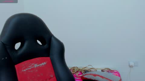 Snapshot of iamevaaa chatting on 02/14/25, 03:11 Eva online show from 02/14/25, 03:11