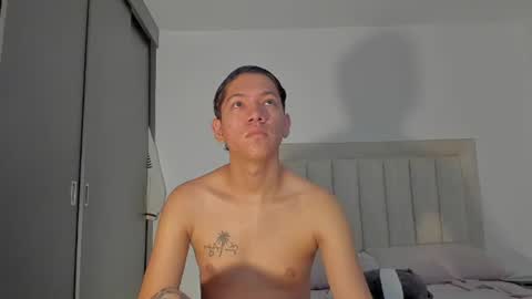 Snapshot of iamjulian_ chatting on 07/14/26, 11:05 Juliiiiian online show from 07/14/26, 11:05