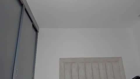 Snapshot of iamjulian_ chatting on 07/17/26, 11:06 Juliiiiian online show from 07/17/26, 11:06