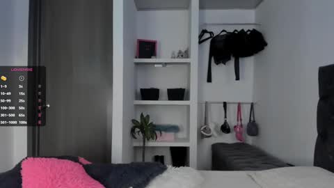 Snapshot of iamjulietaa chatting on 02/17/25, 06:37    online show from 02/17/25, 06:37