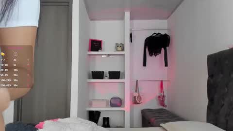 Snapshot of iamjulietaa chatting on 09/24/25, 06:44    online show from 09/24/25, 06:44