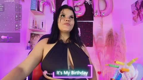 Snapshot of iamlola_ chatting on 12/20/25, 05:20 IM LOLA online show from 12/20/25, 05:20
