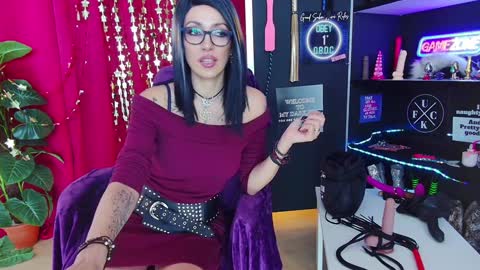 Snapshot of iammistressk chatting on 01/24/25, 11:15 Mistress K online show from 01/24/25, 11:15