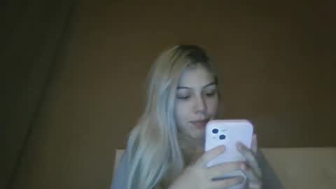 Snapshot of iammroxyyyy chatting on 06/06/26, 06:07 iammroxyyyy online show from 06/06/26, 06:07