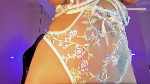 Snapshot of iamnayuta chatting on 11/15/25, 03:26 Nayuta online show from 11/15/25, 03:26