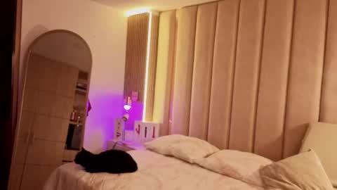 Snapshot of iamnyxy_ chatting on 03/12/26, 10:54 Nyxy online show from 03/12/26, 10:54