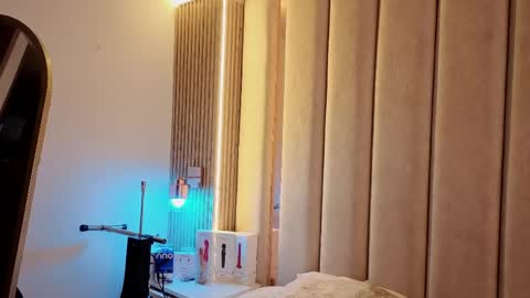 Snapshot of iamnyxy_ chatting on 04/02/26, 11:30 Nyxy online show from 04/02/26, 11:30