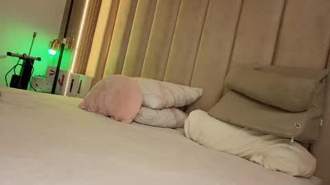 Snapshot of iamnyxy_ chatting on 04/07/26, 10:59 Nyxy online show from 04/07/26, 10:59