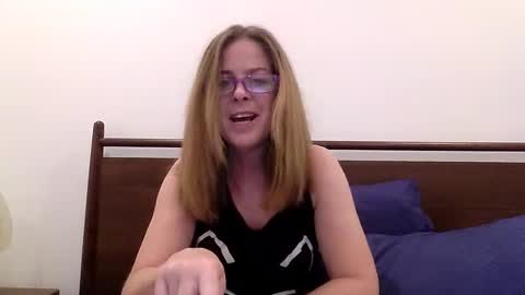 iampoppyy online show from 10/13/25, 02:33