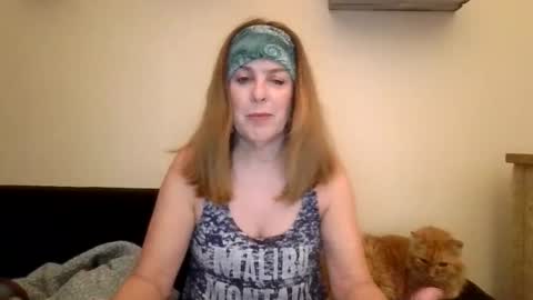 iampoppyy online show from 10/22/25, 12:38