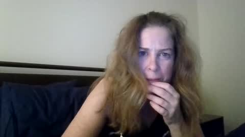 iampoppyy online show from 11/11/25, 02:11