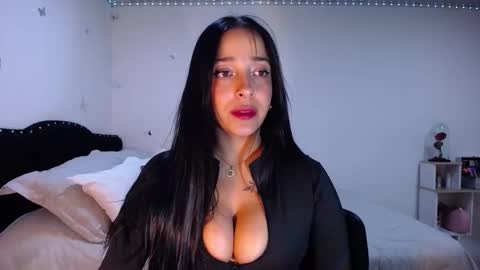 Camila online show from 10/11/25, 03:06