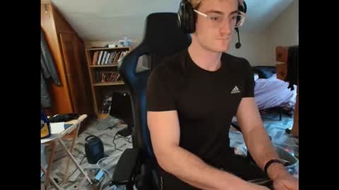 Snapshot of iamtommyparker chatting on 01/15/26, 06:33 iamtommyparker online show from 01/15/26, 06:33