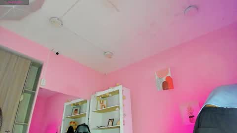 Snapshot of ian_castillo_ chatting on 11/04/25, 11:09 IAN CASTILLO online show from 11/04/25, 11:09