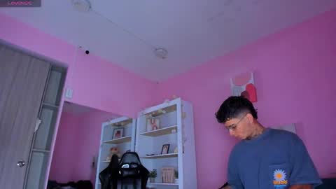 Snapshot of ian_castillo_ chatting on 11/07/25, 11:10 IAN CASTILLO online show from 11/07/25, 11:10