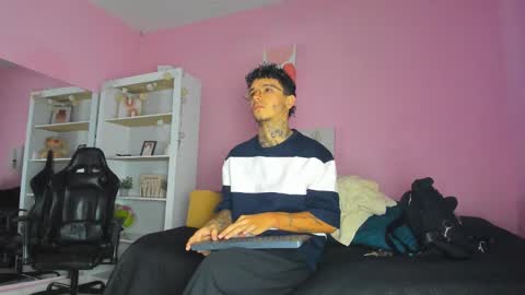 Snapshot of ian_castillo_ chatting on 11/29/25, 11:13 IAN CASTILLO online show from 11/29/25, 11:13