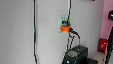 Snapshot of ian_castillo_ chatting on 12/15/25, 11:14 IAN CASTILLO online show from 12/15/25, 11:14